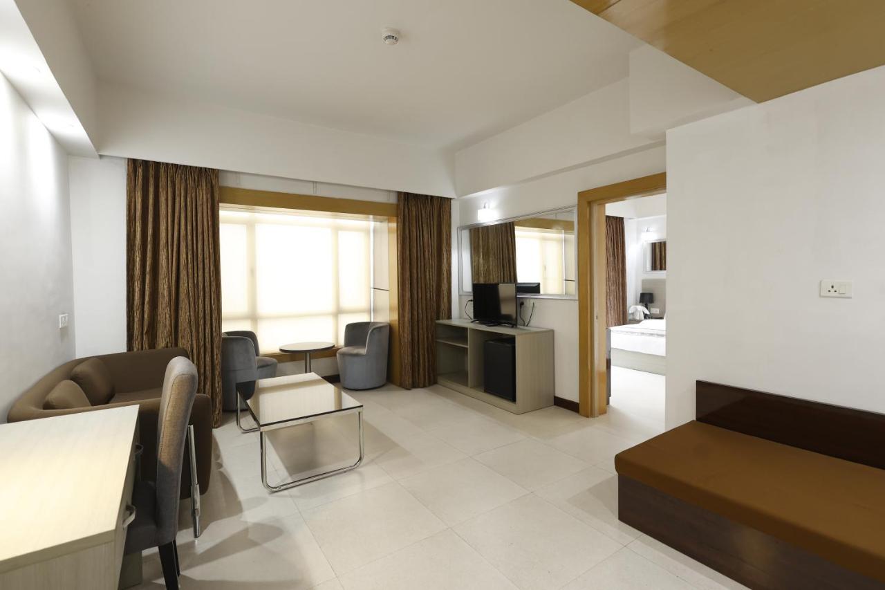 Aristocrat Hotel Kolkata Luaran gambar