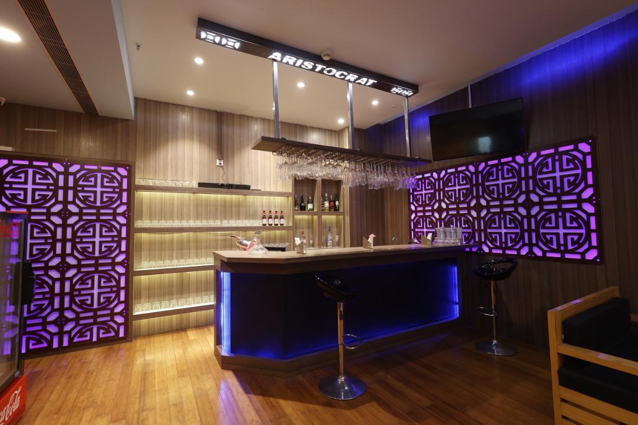 Aristocrat Hotel Kolkata Luaran gambar