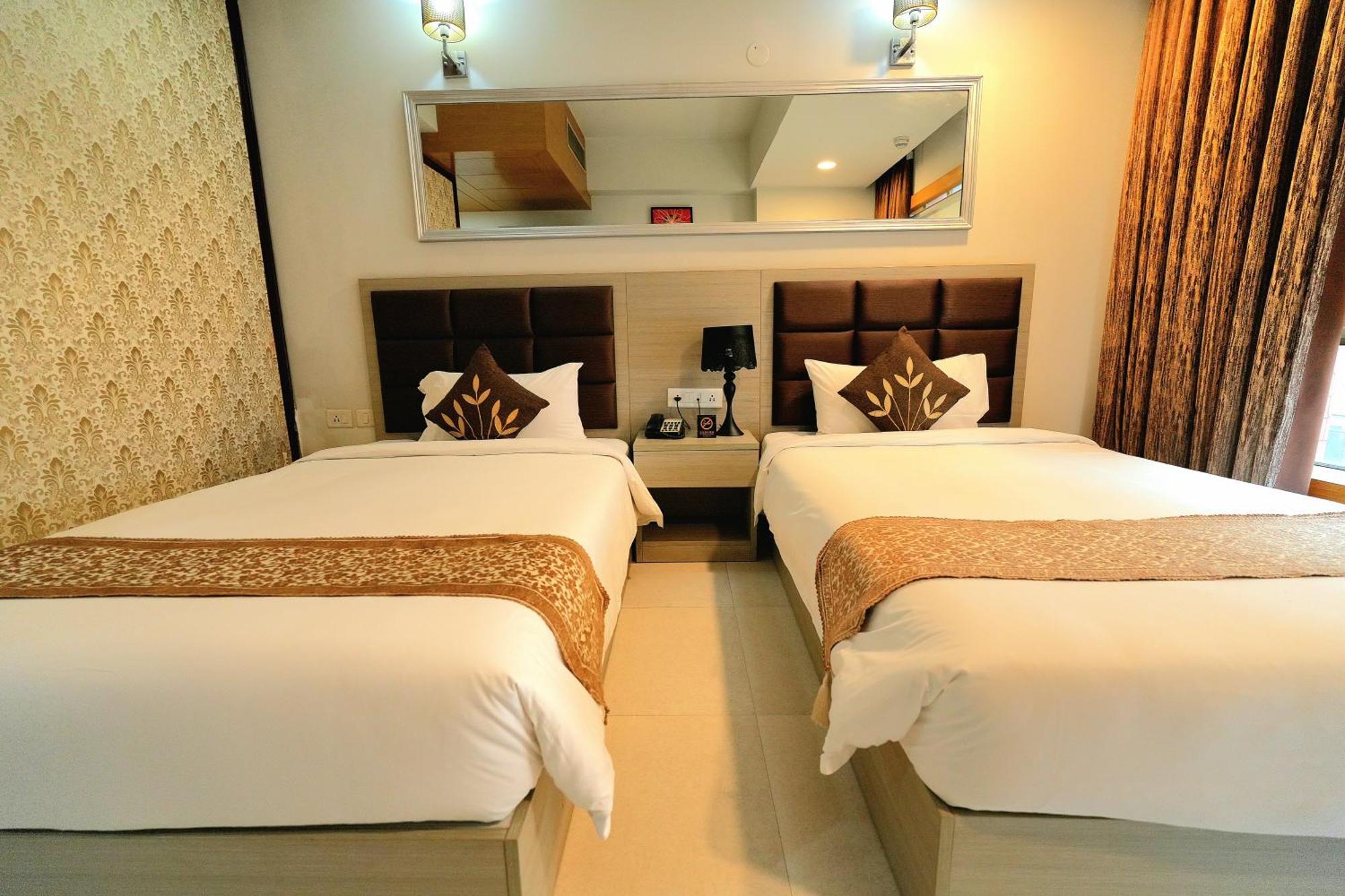 Aristocrat Hotel Kolkata Luaran gambar
