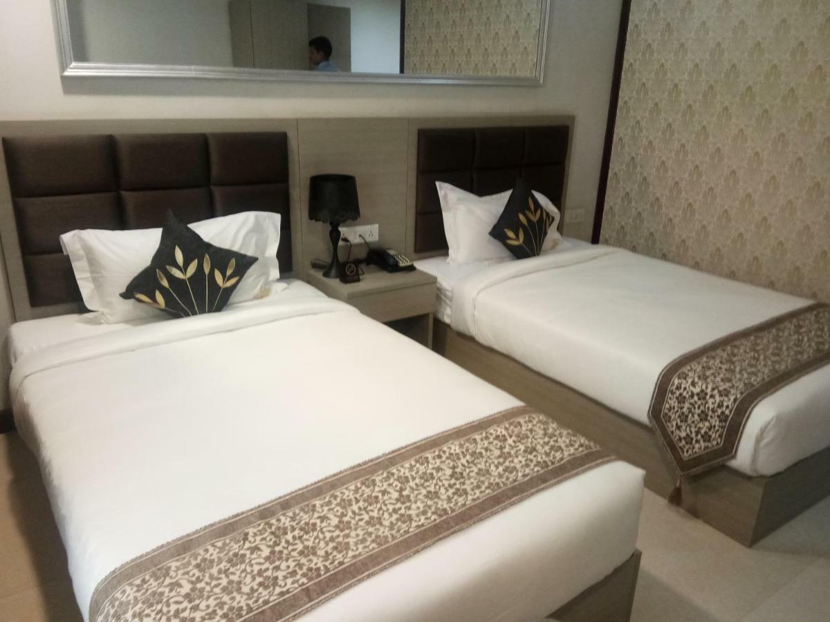 Aristocrat Hotel Kolkata Luaran gambar