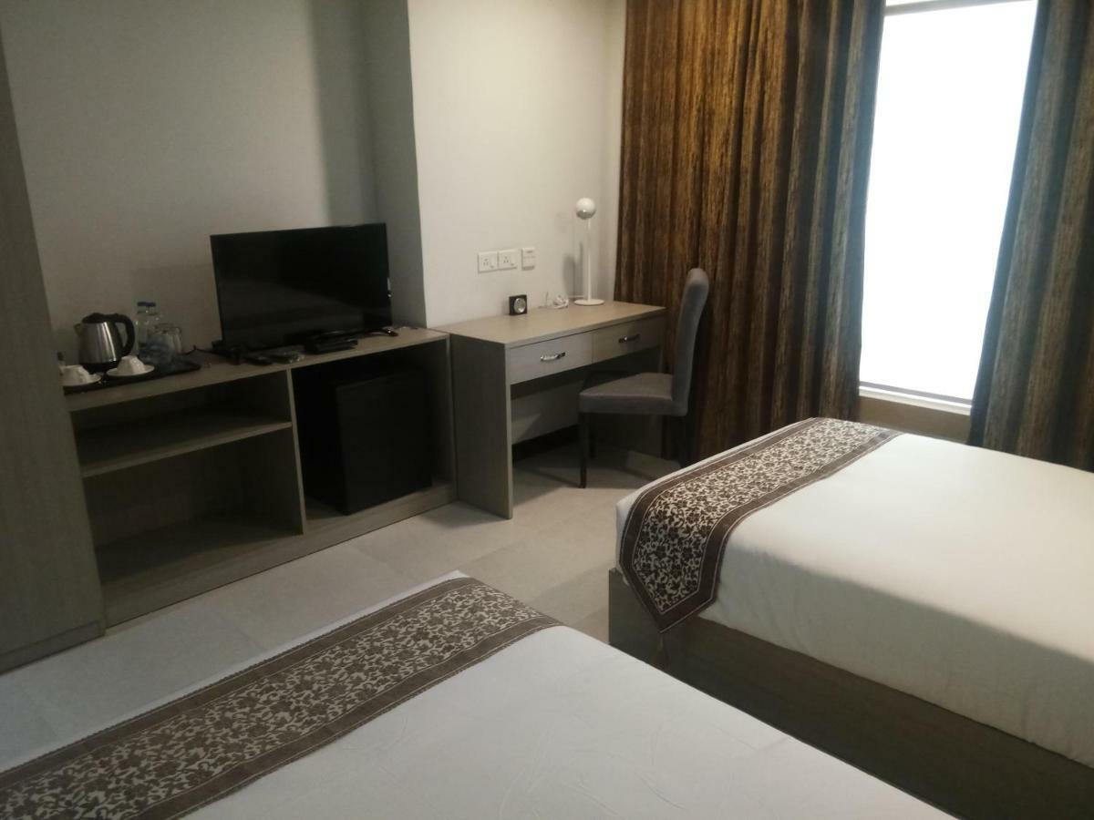 Aristocrat Hotel Kolkata Luaran gambar