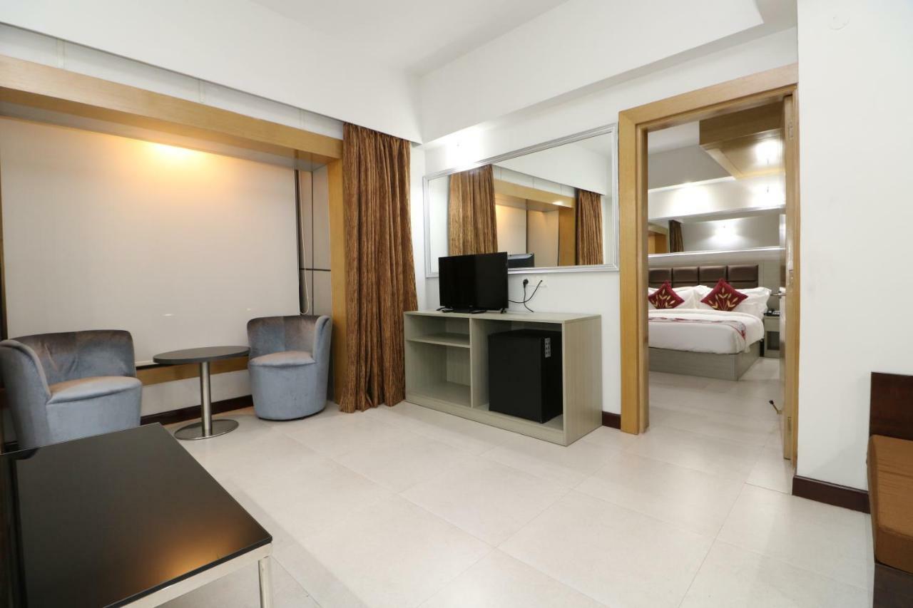 Aristocrat Hotel Kolkata Luaran gambar