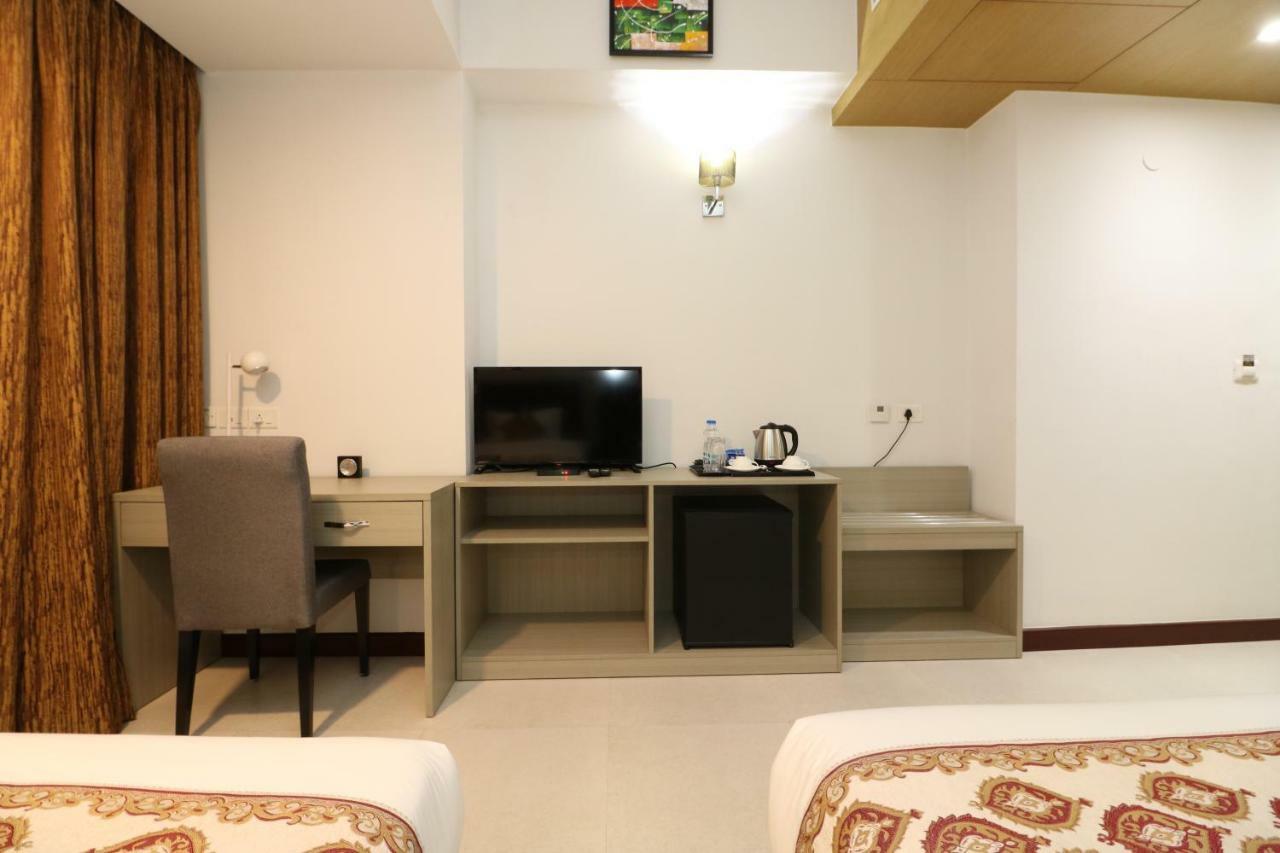Aristocrat Hotel Kolkata Luaran gambar