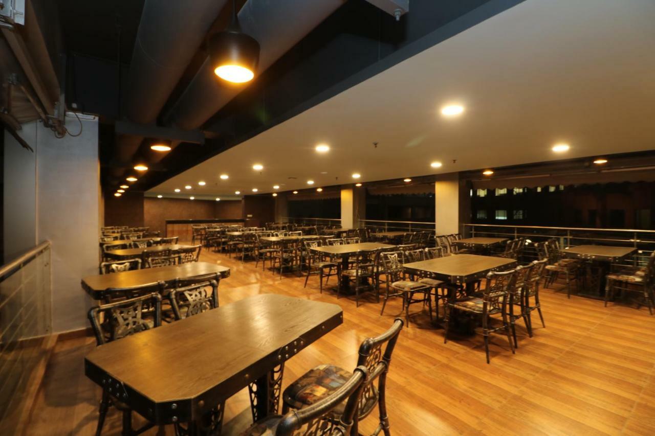 Aristocrat Hotel Kolkata Luaran gambar