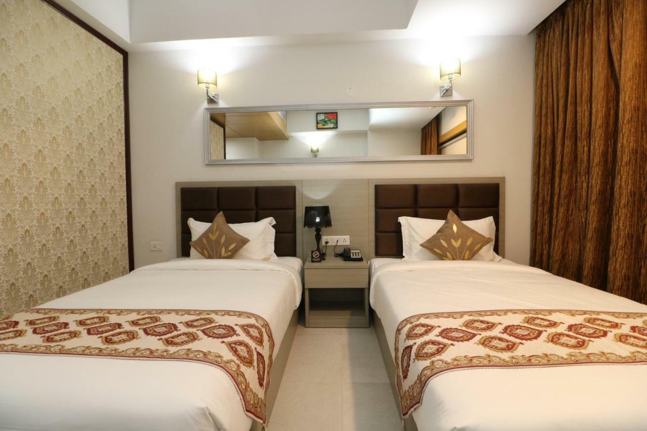 Aristocrat Hotel Kolkata Luaran gambar