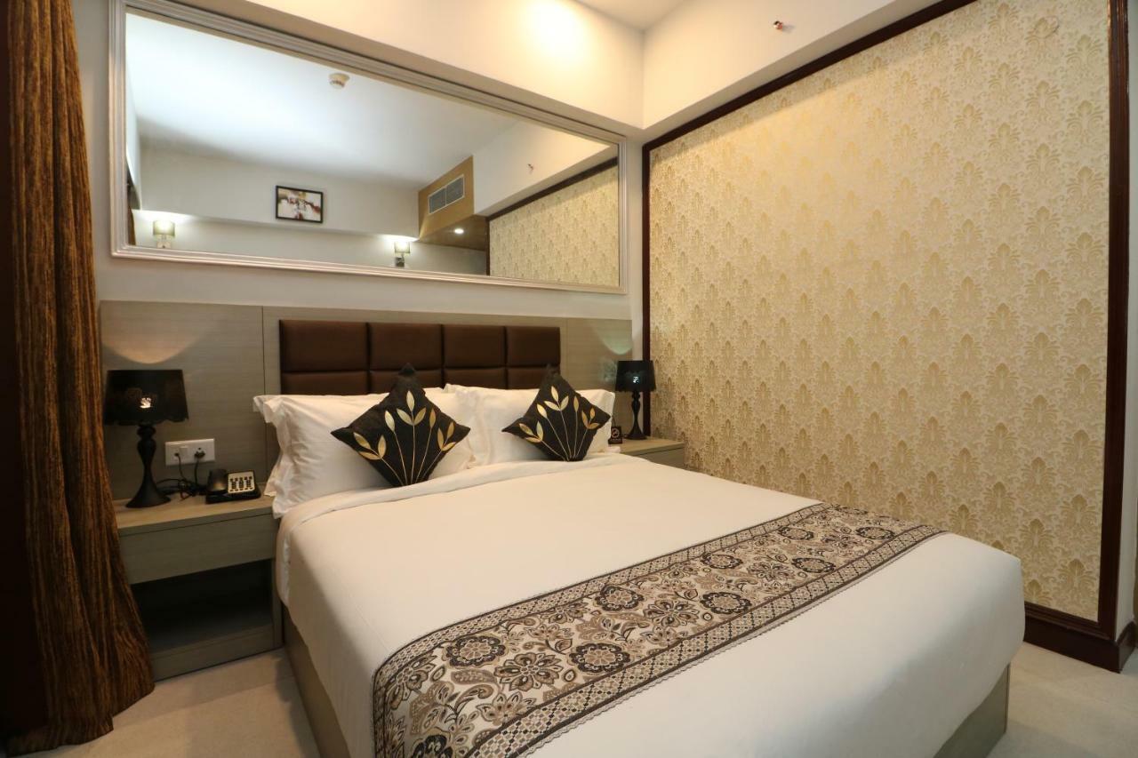 Aristocrat Hotel Kolkata Luaran gambar